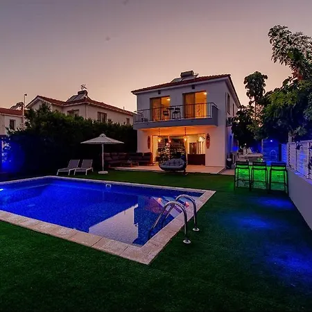 Perfect Seaside Escape With Privacy ! *